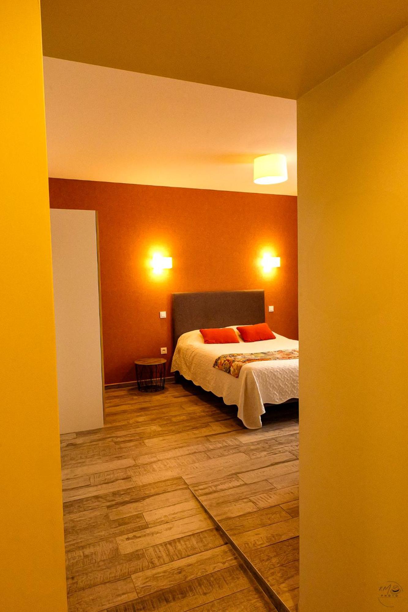 La Maison Duffour Chambres D'Hotes Avec Petit Dejeuner Tonneins Eksteriør billede